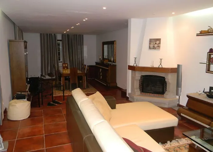 Casa Estrada Da Guia * Βιάνα ντο Καστέλο