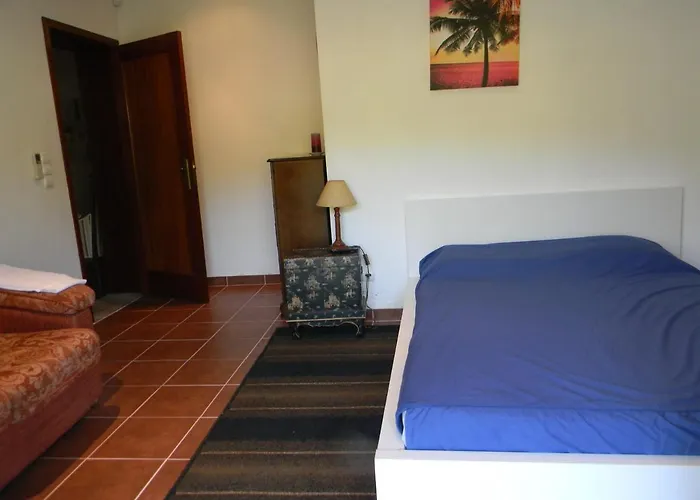 Πανσιόν Casa Estrada Da Guia