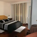 Casa Estrada Da Guia *