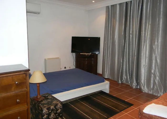 Casa Estrada Da Guia Vendégház